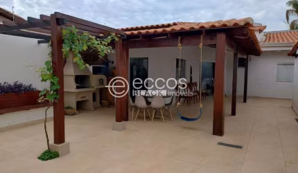Casa à venda, 3 quartos, 1 suíte, 3 vagas, Jardim Karaíba - Uberlândia/MG