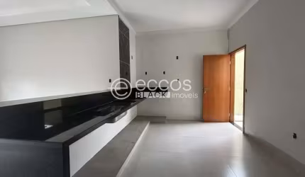 Casa à venda, 2 quartos, 1 suíte, 2 vagas, São Jorge - Uberlândia/MG