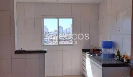 Apartamento à venda, 2 quartos, 1 suíte, 1 vaga, Osvaldo Rezende - Uberlândia/MG
