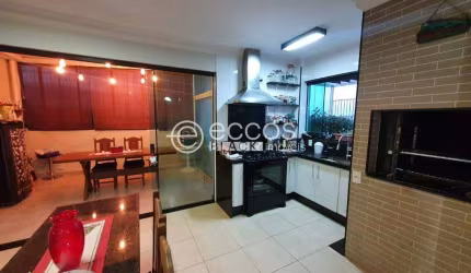 Cobertura à venda, 4 quartos, 1 suíte, 2 vagas, Santa Mônica - Uberlândia/MG
