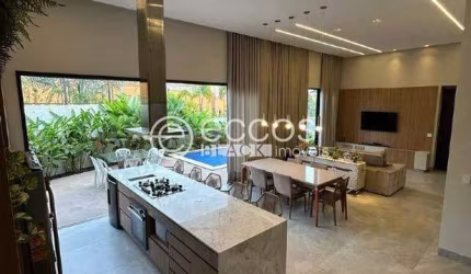 Casa em condomínio para aluguel, 3 quartos, 2 suítes, 3 vagas, Granja Marileusa - Uberlândia/MG