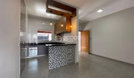 Casa à venda, 2 quartos, 1 suíte, 2 vagas, Laranjeiras - Uberlândia/MG