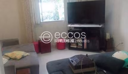 Casa à venda, 3 quartos, 1 suíte, 2 vagas, Brasil - Uberlândia/MG