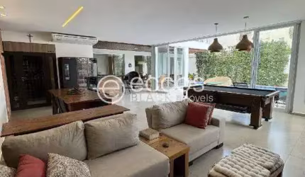 Casa em condomínio à venda, 4 quartos, 4 suítes, 2 vagas, Morada da Colina - Uberlândia/MG