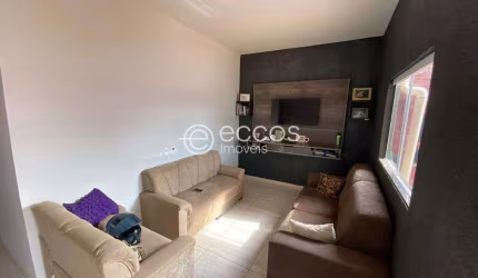 Casa à venda, 2 quartos, 2 vagas, Tocantins - Uberlândia/MG