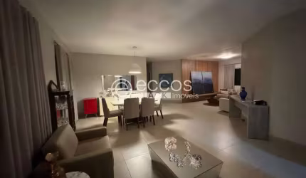 Casa para aluguel, 3 quartos, 2 suítes, 3 vagas, Morada da Colina - Uberlândia/MG