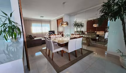 Casa à venda, 4 quartos, 3 suítes, Jardim Inconfidência - Uberlândia/MG
