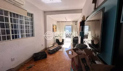 Casa para aluguel, 2 quartos, 2 vagas, Lídice - Uberlândia/MG