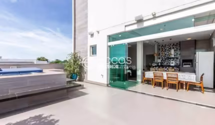 Casa para aluguel, 3 quartos, 3 suítes, 2 vagas, Nossa Senhora Aparecida - Uberlândia/MG