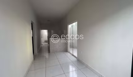 Casa à venda, 2 quartos, 1 vaga, Brasil - Uberlândia/MG