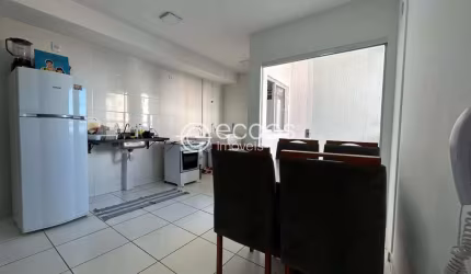 Apartamento à venda, 2 quartos, 1 suíte, 1 vaga, Residencial Lago Azul - Uberlândia/MG