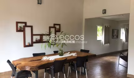 Chácara à venda, 3 quartos, Área Rural de Uberlândia - Uberlândia/MG