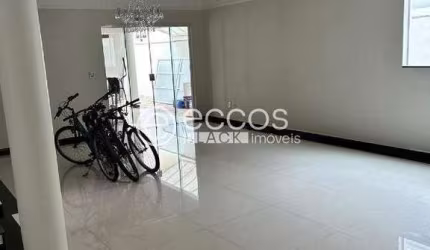 Casa em condomínio para aluguel, 4 quartos, 4 suítes, 4 vagas, Jardim Inconfidência - Uberlândia/MG