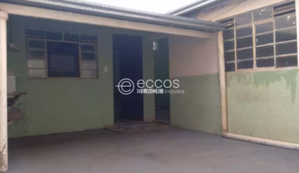 Casa à venda, 3 quartos, 1 suíte, 2 vagas, Brasil - Uberlândia/MG