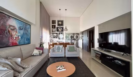 Casa à venda, 4 quartos, 4 suítes, 6 vagas, Cidade Jardim - Uberlândia/MG