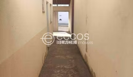 Casa à venda, 3 quartos, 1 vaga, Jardim Ipanema - Uberlândia/MG
