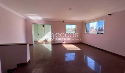 Casa à venda, 4 quartos, 1 suíte, 4 vagas, Lídice - Uberlândia/MG