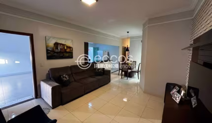 Casa à venda, 3 quartos, 1 suíte, 4 vagas, Jardim Europa - Uberlândia/MG