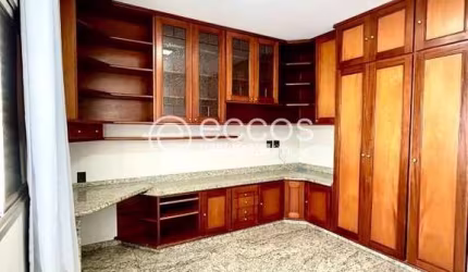 Apartamento à venda, 3 quartos, 1 suíte, Centro - Uberlândia/MG