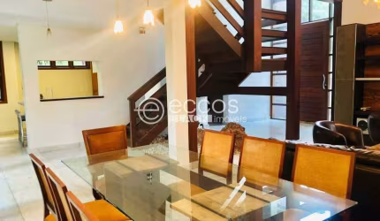 Casa em condomínio à venda, 4 quartos, 2 suítes, 3 vagas, Ville de Montagne - Nova Lima/MG
