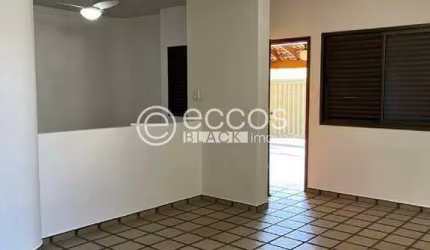 Casa à venda, 3 quartos, 1 suíte, 2 vagas, Morada da Colina - Uberlândia/MG