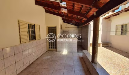 Casa à venda, 4 quartos, 1 suíte, 3 vagas, Nossa Senhora Aparecida - Uberlândia/MG