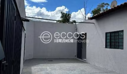 Casa à venda, 3 quartos, 2 vagas, Jardim Canaã - Uberlândia/MG