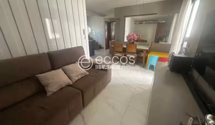 Cobertura à venda, 3 quartos, 2 suítes, 2 vagas, Santa Mônica - Uberlândia/MG