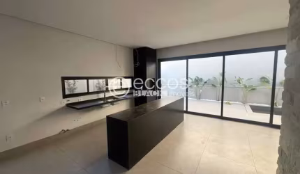 Casa em condomínio à venda, 3 quartos, 3 suítes, 4 vagas, Laranjeiras - Uberlândia/MG