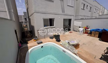 Casa em condomínio para aluguel, 3 quartos, 3 suítes, 2 vagas, Granja Marileusa - Uberlândia/MG