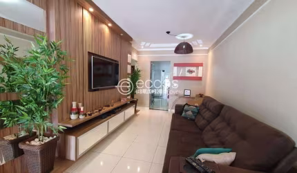 Casa à venda, 3 quartos, 1 suíte, 2 vagas, Dona Zulmira - Uberlândia/MG