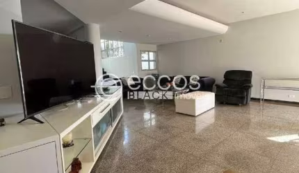 Casa à venda, 5 quartos, 4 suítes, 4 vagas, Morada da Colina - Uberlândia/MG