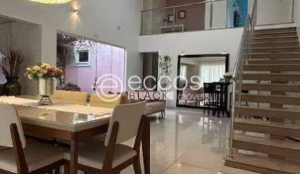 Casa à venda, 3 quartos, 3 suítes, 6 vagas, Cidade Jardim - Uberlândia/MG