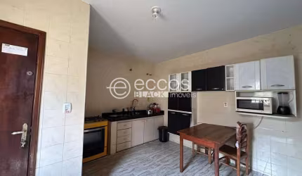 Casa à venda, 3 quartos, 1 suíte, 1 vaga, Vigilato Pereira - Uberlândia/MG