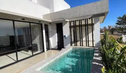 Casa em condomínio à venda, 4 quartos, 4 suítes, Granja Marileusa - Uberlândia/MG