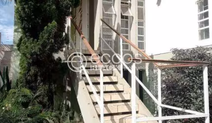 Casa à venda, 4 quartos, 1 suíte, 3 vagas, Saraiva - Uberlândia/MG