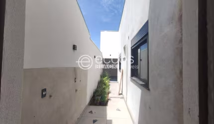 Casa em condomínio à venda, 3 quartos, 1 suíte, 4 vagas, Grand Ville - Uberlândia/MG