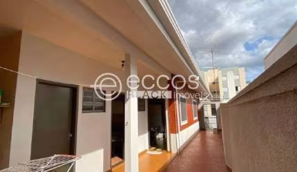 Casa à venda, 3 quartos, 1 suíte, 3 vagas, Cazeca - Uberlândia/MG