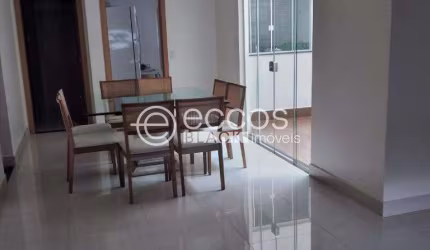 Casa à venda, 3 quartos, 1 suíte, 1 vaga, Vigilato Pereira - Uberlândia/MG