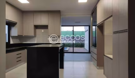 Casa em condomínio à venda, 4 quartos, 4 suítes, 2 vagas, Granja Marileusa - Uberlândia/MG