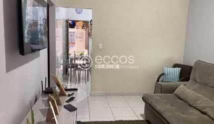 Casa à venda, 3 quartos, 1 suíte, 2 vagas, Jardim Europa - Uberlândia/MG