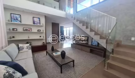 Casa em condomínio à venda, 3 quartos, 3 suítes, 2 vagas, Laranjeiras - Uberlândia/MG
