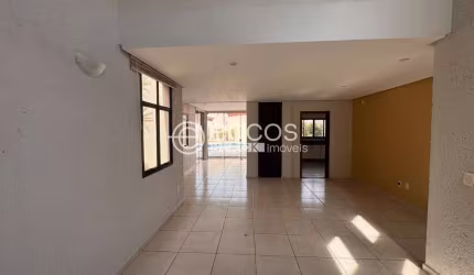 Casa para aluguel, 3 quartos, 3 suítes, 3 vagas, Jardim Karaíba - Uberlândia/MG