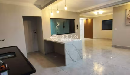 Casa à venda, 4 quartos, 1 suíte, 2 vagas, Santa Luzia - Uberlândia/MG