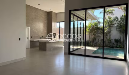 Casa em condomínio à venda, 3 quartos, 3 suítes, 4 vagas, Granja Marileusa - Uberlândia/MG