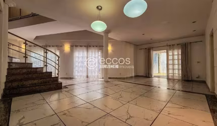 Casa à venda, 4 quartos, 3 suítes, 4 vagas, Morada da Colina - Uberlândia/MG