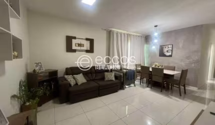 Apartamento à venda, 4 quartos, 1 suíte, 2 vagas, Santa Mônica - Uberlândia/MG