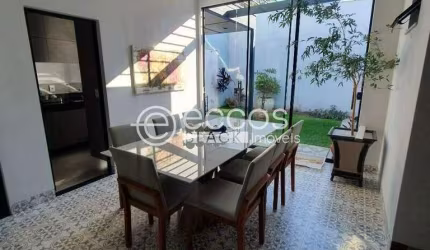 Casa à venda, 3 quartos, 1 suíte, 1 vaga, Laranjeiras - Uberlândia/MG