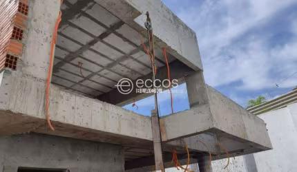 Casa em condomínio à venda, 3 quartos, 3 suítes, Granja Marileusa - Uberlândia/MG