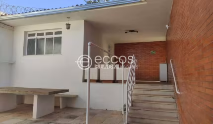 Casa à venda, 8 quartos, 2 suítes, 6 vagas, Lídice - Uberlândia/MG